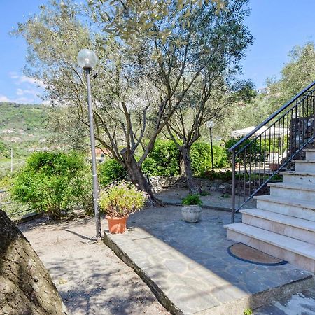 2 Bedroom Stunning Apartment In Moneglia Exterior photo