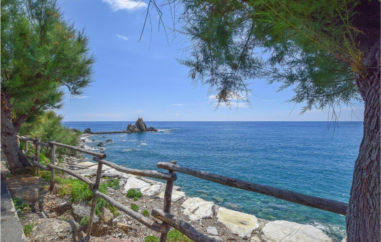 2 Bedroom Stunning Apartment In Moneglia Exterior photo