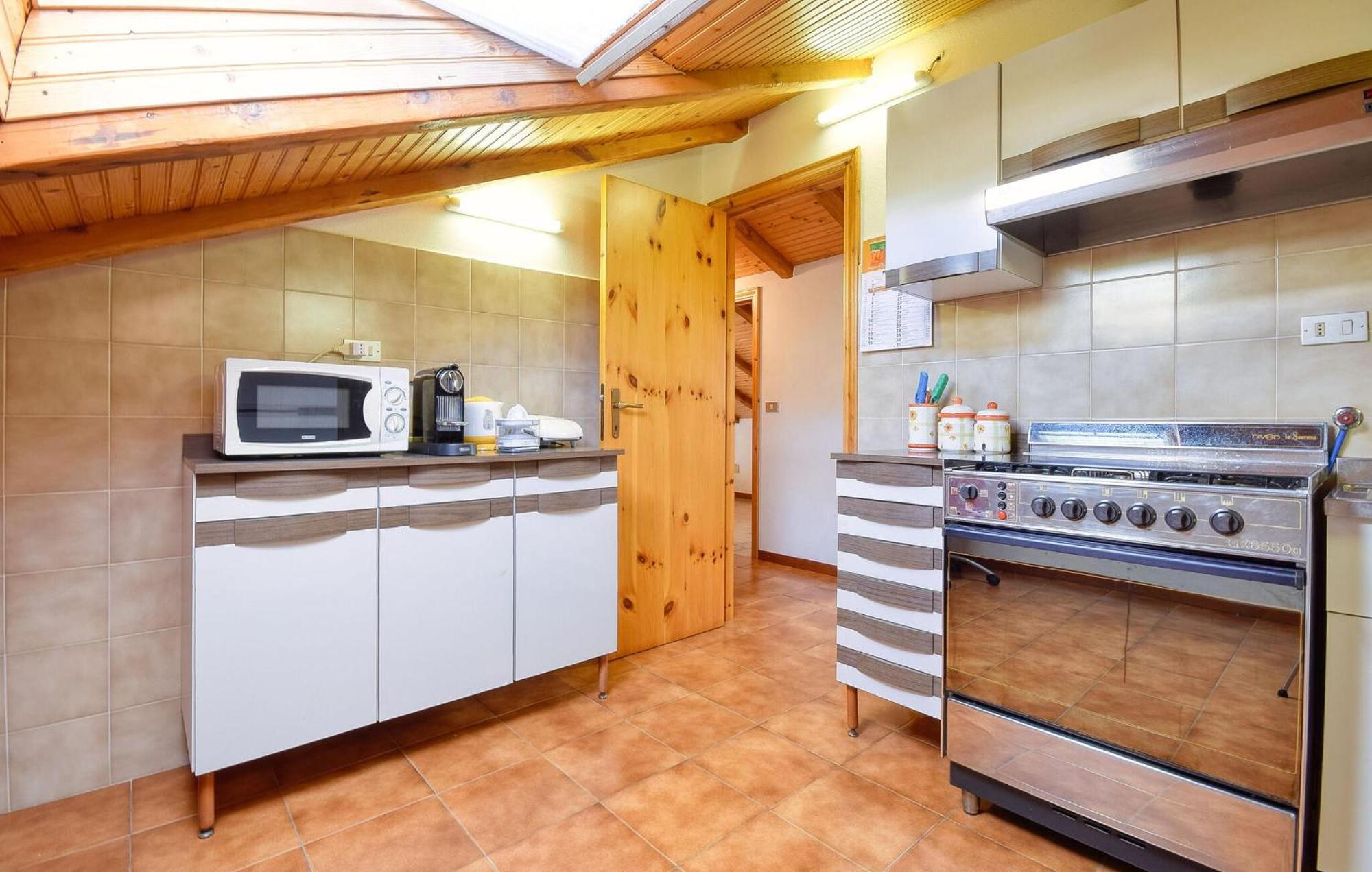 2 Bedroom Stunning Apartment In Moneglia Exterior photo