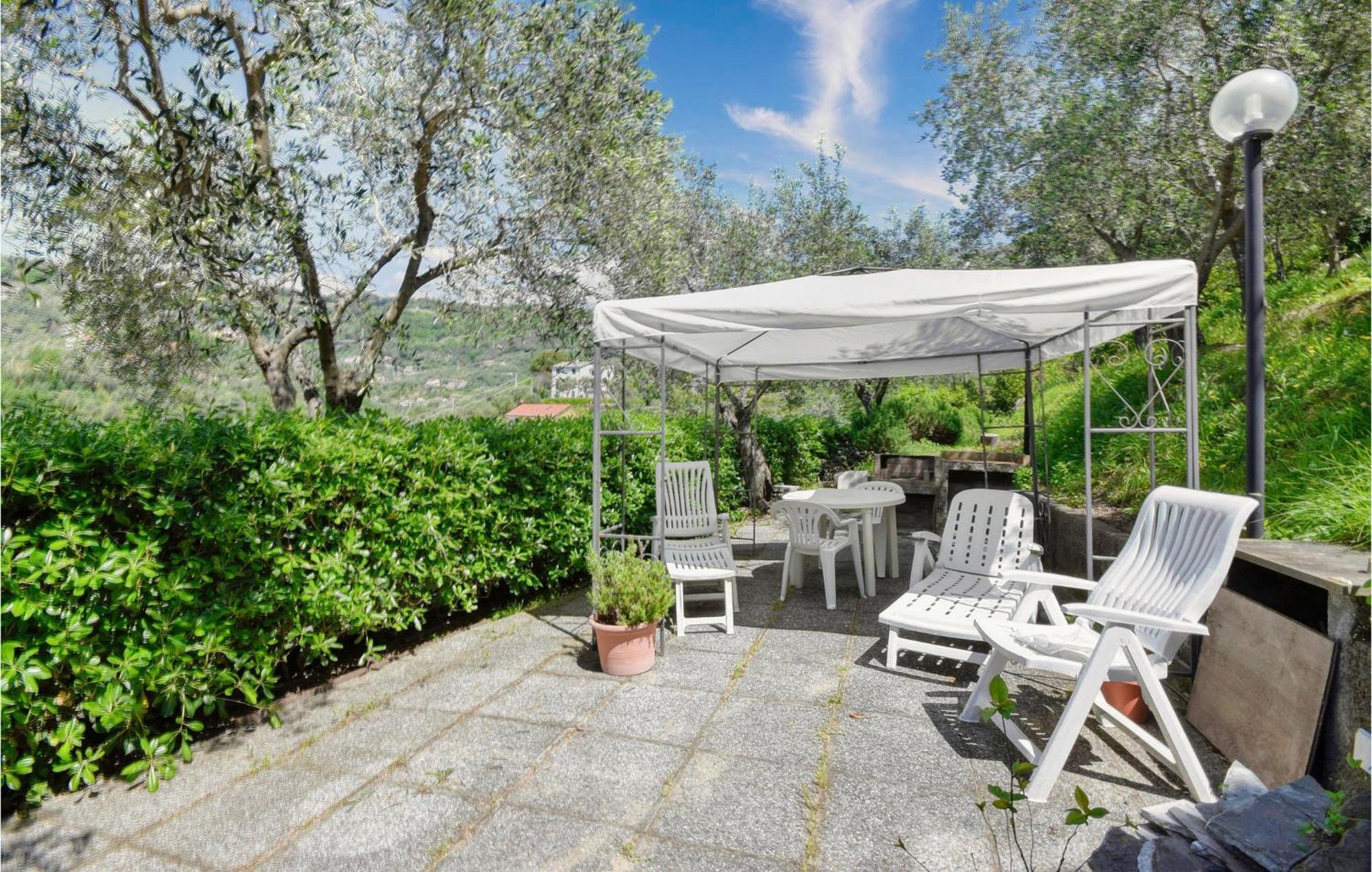 2 Bedroom Stunning Apartment In Moneglia Exterior photo