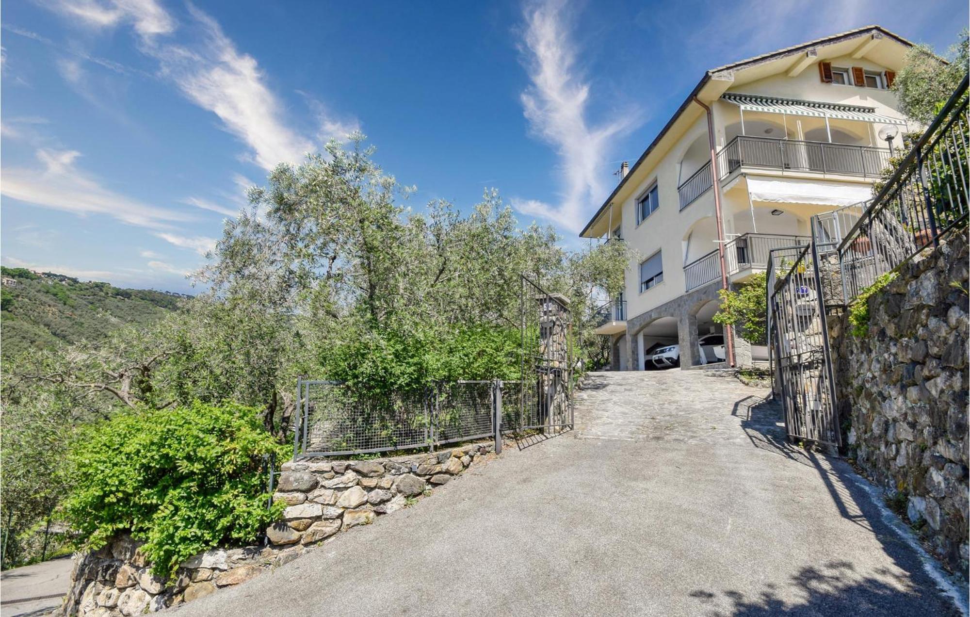 2 Bedroom Stunning Apartment In Moneglia Exterior photo